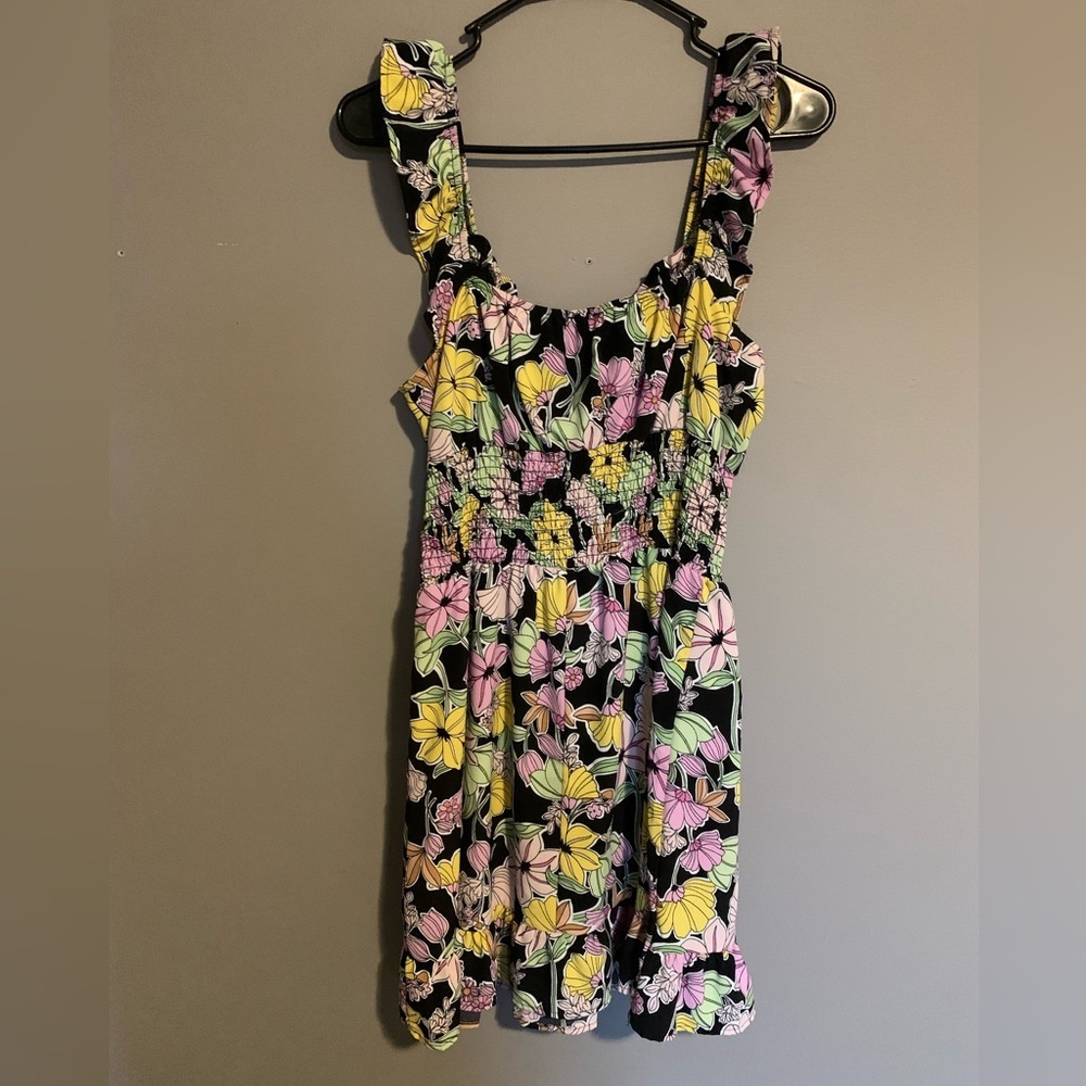 Adorable Floral Dress - Picture 2 of 3